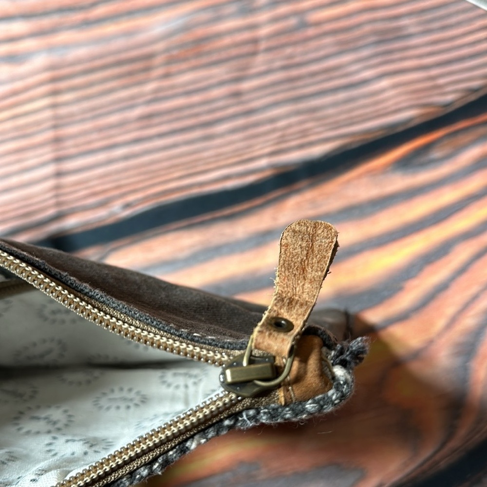 Myra Second Impression Pouch HIDE-SEGMENTED SMALL BAG - Picture 6 of 11